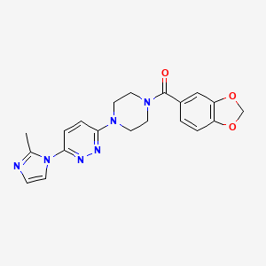 molecular formula C20H20N6O3 B2554498 苯并[d][1,3]二氧杂环-5-基(4-(6-(2-甲基-1H-咪唑-1-基)嘧啶并-3-基)哌嗪-1-基)甲酮 CAS No. 1396883-08-1