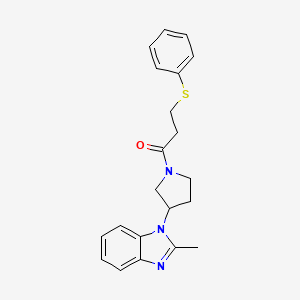 molecular formula C21H23N3OS B2556014 1-(3-(2-甲基-1H-苯并[d]咪唑-1-基)吡咯烷-1-基)-3-(苯硫基)丙-1-酮 CAS No. 2034460-80-3