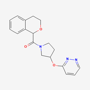 molecular formula C18H19N3O3 B2556718 Isochroman-1-yl(3-(pyridazin-3-yloxy)pyrrolidin-1-yl)methanone CAS No. 2034255-41-7