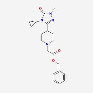 molecular formula C20H26N4O3 B2556746 benzyl 2-(4-(4-cyclopropyl-1-methyl-5-oxo-4,5-dihydro-1H-1,2,4-triazol-3-yl)piperidin-1-yl)acetate CAS No. 1797396-65-6