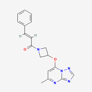 molecular formula C18H17N5O2 B2556797 (2E)-1-[3-({5-甲基-[1,2,4]三唑并[1,5-a]嘧啶-7-基}氧代)氮杂环丁-1-基]-3-苯基丙-2-烯-1-酮 CAS No. 2097941-05-2