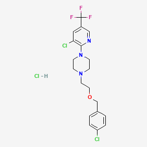 molecular formula C19H21Cl3F3N3O B2557365 1-[3-クロロ-5-(トリフルオロメチル)ピリジン-2-イル]-4-{2-[(4-クロロフェニル)メトキシ]エチル}ピペラジン塩酸塩 CAS No. 1029987-14-1