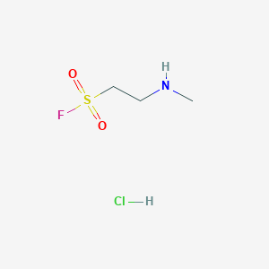 molecular formula C3H9ClFNO2S B2557399 2-(甲基氨基)乙磺酰氟；盐酸盐 CAS No. 2490406-85-2