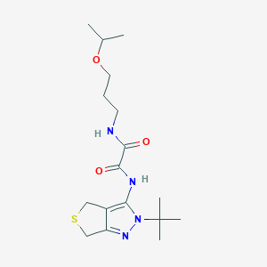 molecular formula C17H28N4O3S B2558094 N'-(2-tert-butyl-2H,4H,6H-thieno[3,4-c]pyrazol-3-yl)-N-[3-(propan-2-yloxy)propyl]éthanediamide CAS No. 899993-97-6