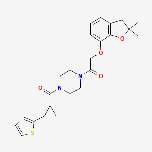 2-((2,2-Dimethyl-2,3-dihydrobenzofuran-7-yl)oxy)-1-(4-(2-(thiophen-2-yl)cyclopropanecarbonyl)piperazin-1-yl)ethanone