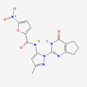 molecular formula C16H14N6O5 B2559608 N-(3-メチル-1-(4-オキソ-4,5,6,7-テトラヒドロ-3H-シクロペンタ[d]ピリミジン-2-イル)-1H-ピラゾール-5-イル)-5-ニトロフラン-2-カルボキサミド CAS No. 1007253-97-5