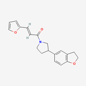 molecular formula C19H19NO3 B2560480 (2E)-1-[3-(2,3-二氢-1-苯并呋喃-5-基)吡咯烷-1-基]-3-(呋喃-2-基)丙-2-烯-1-酮 CAS No. 2097939-85-8