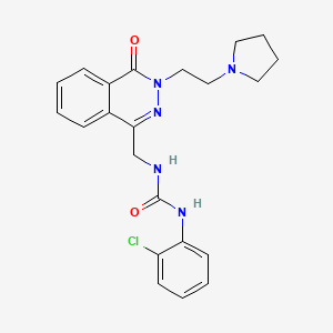 molecular formula C22H24ClN5O2 B2560773 1-(2-Chlorophenyl)-3-((4-oxo-3-(2-(pyrrolidin-1-yl)ethyl)-3,4-dihydrophthalazin-1-yl)methyl)urea CAS No. 1448126-21-3