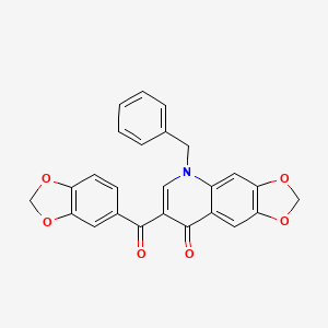 molecular formula C25H17NO6 B2561830 7-(苯并[d][1,3]二氧杂环-5-羰基)-5-苄基-[1,3]二氧杂环[4,5-g]喹啉-8(5H)-酮 CAS No. 904432-95-7