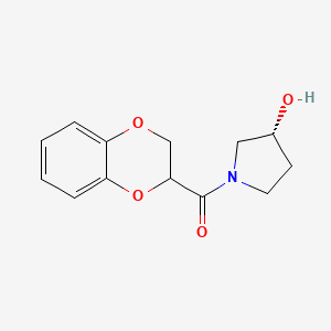 molecular formula C13H15NO4 B2562595 (2,3-Dihydrobenzo[b][1,4]dioxin-2-yl)((R)-3-hydroxypyrrolidin-1-yl)methanone CAS No. 1354028-34-4