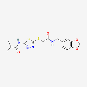 molecular formula C16H18N4O4S2 B2562859 N-(5-((2-((benzo[d][1,3]dioxol-5-ylmethyl)amino)-2-oxoethyl)thio)-1,3,4-thiadiazol-2-yl)isobutyramide CAS No. 868972-76-3