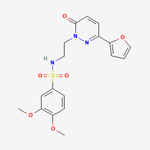 molecular formula C18H19N3O6S B2562863 N-(2-(3-(furan-2-il)-6-oxopiridazin-1(6H)-il)etil)-3,4-dimetoxi bencenosulfonamida CAS No. 946263-89-4