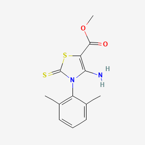 molecular formula C13H14N2O2S2 B2562918 Methyl 4-amino-3-(2,6-dimethylphenyl)-2-sulfanylidene-1,3-thiazole-5-carboxylate CAS No. 689772-62-1