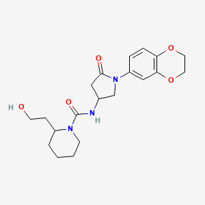 molecular formula C20H27N3O5 B2563178 N-(1-(2,3-dihydrobenzo[b][1,4]dioxin-6-yl)-5-oxopyrrolidin-3-yl)-2-(2-hydroxyethyl)piperidine-1-carboxamide CAS No. 894035-34-8