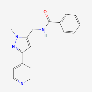 molecular formula C17H16N4O B2563194 N-[(2-Methyl-5-pyridin-4-ylpyrazol-3-yl)methyl]benzamide CAS No. 2320209-13-8