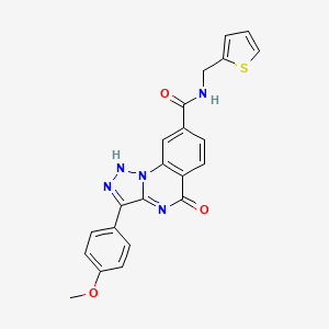 molecular formula C22H17N5O3S B2563276 3-(4-メトキシフェニル)-5-オキソ-N-[(チオフェン-2-イル)メチル]-4H,5H-[1,2,3]トリアゾロ[1,5-a]キナゾリン-8-カルボキサミド CAS No. 1019141-59-3