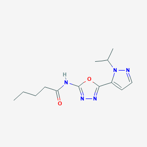 molecular formula C13H19N5O2 B2564979 N-(5-(1-isopropyl-1H-pyrazol-5-yl)-1,3,4-oxadiazol-2-yl)pentanamide CAS No. 1171950-45-0