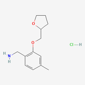molecular formula C13H20ClNO2 B2565062 [4-甲基-2-(氧杂环丁烷-2-基甲氧基)苯基]甲胺；盐酸盐 CAS No. 2413878-96-1