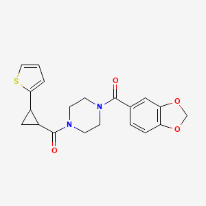 Benzo[d][1,3]dioxol-5-yl(4-(2-(thiophen-2-yl)cyclopropanecarbonyl)piperazin-1-yl)methanone