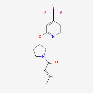 molecular formula C15H17F3N2O2 B2565953 3-甲基-1-(3-((4-(三氟甲基)吡啶-2-基)氧代)吡咯烷-1-基)丁-2-烯-1-酮 CAS No. 2034431-59-7