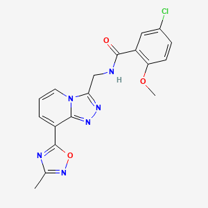 molecular formula C18H15ClN6O3 B2565992 5-cloro-2-metoxi-N-((8-(3-metil-1,2,4-oxadiazol-5-il)-[1,2,4]triazolo[4,3-a]piridin-3-il)metil)benzamida CAS No. 2034599-92-1