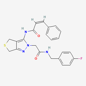 molecular formula C23H21FN4O2S B2566654 (Z)-N-(2-(2-((4-fluorobenzyl)amino)-2-oxoethyl)-4,6-dihydro-2H-thieno[3,4-c]pyrazol-3-yl)-3-phenylacrylamide CAS No. 1105219-64-4