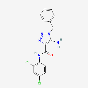 molecular formula C16H13Cl2N5O B2566686 5-amino-1-benzyl-N-(2,4-dichlorophenyl)-1H-1,2,3-triazole-4-carboxamide CAS No. 900013-39-0