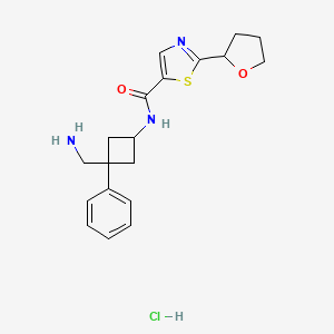 molecular formula C19H24ClN3O2S B2566695 N-[3-(Aminomethyl)-3-phenylcyclobutyl]-2-(oxolan-2-yl)-1,3-thiazole-5-carboxamide;hydrochloride CAS No. 2418630-26-7