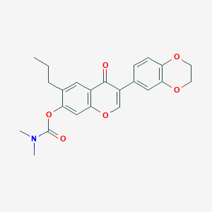 molecular formula C23H23NO6 B2566996 3-(2,3-dihydrobenzo[b][1,4]dioxin-6-yl)-4-oxo-6-propyl-4H-chromen-7-yl dimethylcarbamate CAS No. 637747-01-4