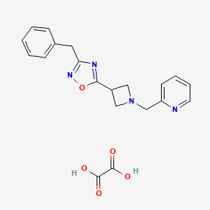 molecular formula C20H20N4O5 B2567626 3-Benzyl-5-(1-(pyridin-2-ylmethyl)azetidin-3-yl)-1,2,4-oxadiazole oxalate CAS No. 1351616-15-3
