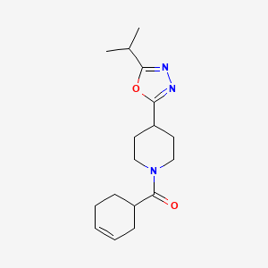 molecular formula C17H25N3O2 B2567777 1-(cyclohex-3-ene-1-carbonyl)-4-[5-(propan-2-yl)-1,3,4-oxadiazol-2-yl]piperidine CAS No. 1421457-59-1