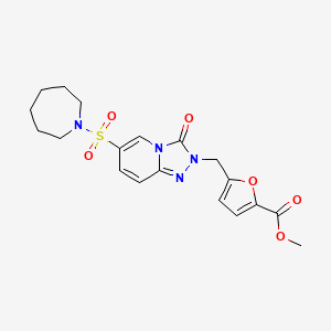 molecular formula C19H22N4O6S B2568038 5-((6-(氮杂环-1-基磺酰基)-3-氧代-[1,2,4]三唑并[4,3-a]吡啶-2(3H)-基)甲基)呋喃-2-羧酸甲酯 CAS No. 1251678-23-5