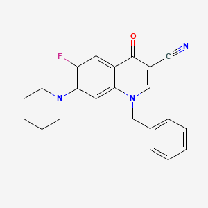 molecular formula C22H20FN3O B2570069 1-苄基-6-氟-4-氧代-7-哌啶-1-基喹啉-3-腈 CAS No. 1359864-73-5