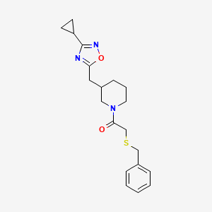 2-(Benzylthio)-1-(3-((3-cyclopropyl-1,2,4-oxadiazol-5-yl)methyl)piperidin-1-yl)ethanone