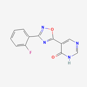 molecular formula C12H7FN4O2 B2571588 氧杂二唑-5-基]-3H-嘧啶-4-酮 CAS No. 2108312-51-0