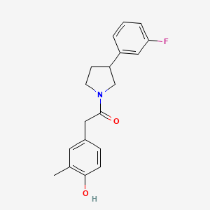 1-(3-(3-Fluorophenyl)pyrrolidin-1-yl)-2-(4-hydroxy-3-methylphenyl)ethanone