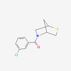 molecular formula C12H12ClNOS B2572880 2-硫杂-5-氮杂双环[2.2.1]庚烷-5-基(3-氯苯基)甲酮 CAS No. 2034309-45-8