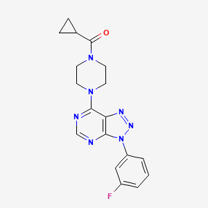 molecular formula C18H18FN7O B2573167 环丙基(4-(3-(3-氟苯基)-3H-[1,2,3]三唑并[4,5-d]嘧啶-7-基)哌嗪-1-基)甲酮 CAS No. 923513-32-0