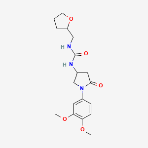 molecular formula C18H25N3O5 B2573293 1-(1-(3,4-二甲氧基苯基)-5-氧代吡咯烷-3-基)-3-((四氢呋喃-2-基)甲基)脲 CAS No. 894016-81-0