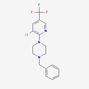 molecular formula C17H17ClF3N3 B2574804 1-Benzyl-4-[3-chloro-5-(trifluoromethyl)-2-pyridinyl]piperazine CAS No. 676624-85-4