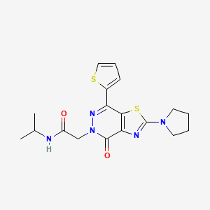 molecular formula C18H21N5O2S2 B2574810 N-异丙基-2-(4-氧代-2-(吡咯烷-1-基)-7-(噻吩-2-基)噻唑并[4,5-d]嘧啶-5(4H)-基)乙酰胺 CAS No. 1105233-51-9