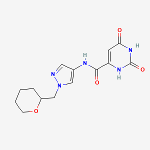molecular formula C14H17N5O4 B2575239 2,6-dioxo-N-(1-((tetrahydro-2H-pyran-2-yl)methyl)-1H-pyrazol-4-yl)-1,2,3,6-tetrahydropyrimidine-4-carboxamide CAS No. 2034612-32-1