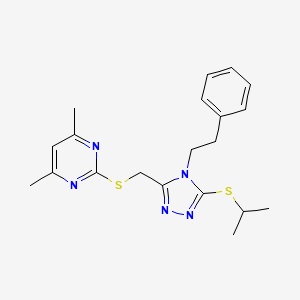 2-(((5-(isopropylthio)-4-phenethyl-4H-1,2,4-triazol-3-yl)methyl)thio)-4,6-dimethylpyrimidine