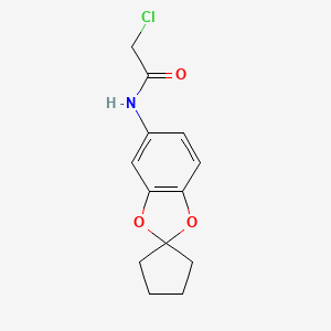 2-chloro-N-{spiro[1,3-benzodioxole-2,1'-cyclopentane]-6-yl}acetamide