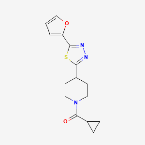 molecular formula C15H17N3O2S B2576013 Cyclopropyl(4-(5-(furan-2-yl)-1,3,4-thiadiazol-2-yl)piperidin-1-yl)methanone CAS No. 1105204-04-3