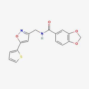 molecular formula C16H12N2O4S B2576142 N-((5-(噻吩-2-基)异恶唑-3-基)甲基)苯并[d][1,3]二氧杂环-5-甲酰胺 CAS No. 946341-11-3