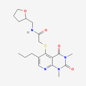 molecular formula C19H26N4O4S B2576199 2-((1,3-dimethyl-2,4-dioxo-6-propyl-1,2,3,4-tetrahydropyrido[2,3-d]pyrimidin-5-yl)thio)-N-((tetrahydrofuran-2-yl)methyl)acetamide CAS No. 900004-77-5