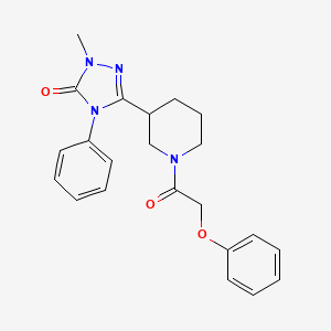 molecular formula C22H24N4O3 B2577695 1-甲基-3-(1-(2-苯氧基乙酰)哌啶-3-基)-4-苯基-1H-1,2,4-三唑-5(4H)-酮 CAS No. 1396814-22-4