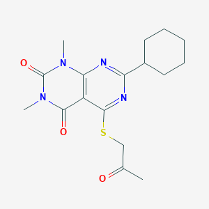 molecular formula C17H22N4O3S B2578098 7-Cyclohexyl-1,3-dimethyl-5-(2-oxopropylsulfanyl)pyrimido[4,5-d]pyrimidine-2,4-dione CAS No. 872627-52-6