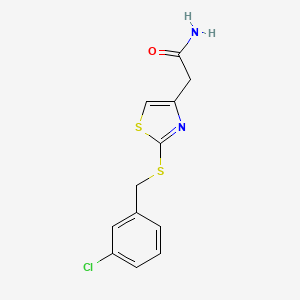 molecular formula C12H11ClN2OS2 B2578278 2-(2-((3-クロロベンジル)チオ)チアゾール-4-イル)アセトアミド CAS No. 953933-13-6